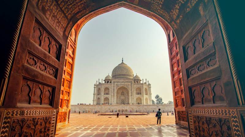 10 Things About Travelling Abroad That Every Indian Must Know For Their Safety
